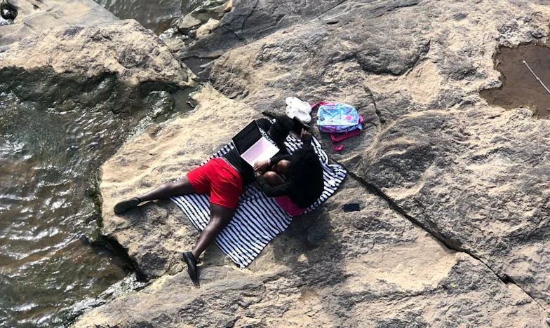 Îmi pierd fiica: Povestea unei mame care nu mai recunoaște copilul crescut cu atâta dragoste