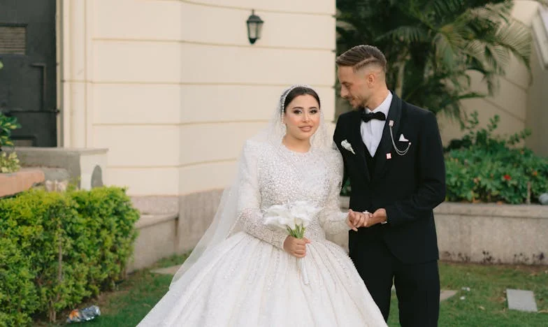 Parfumul Trădării: O Viață Între Ruine și Renaștere