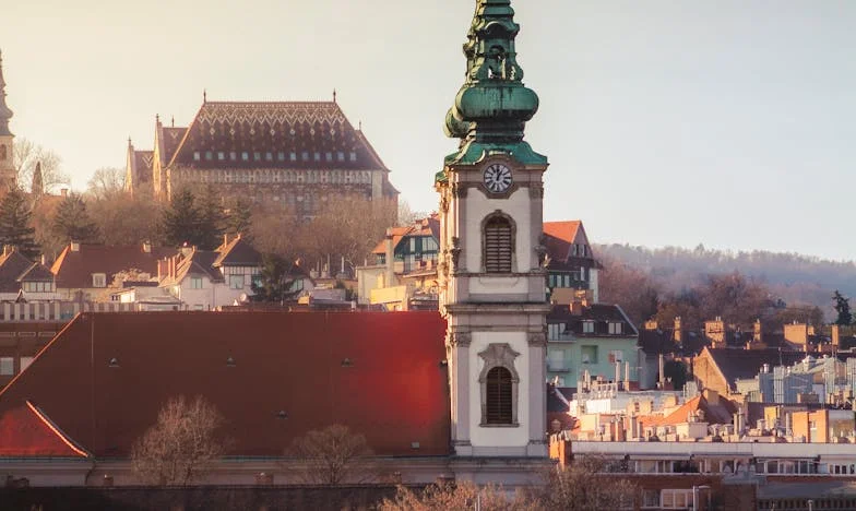 Trei inimi mici și o noapte fără sfârșit