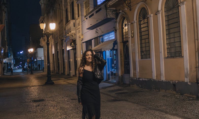 „Ai o lună să pleci din casa mea!” – Povestea unei nurori între așteptările familiei și propriile visuri