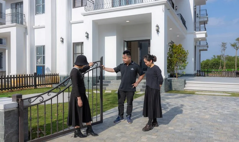 Când am plecat de acasă cu o singură valiză – Mărturia unei femei din România