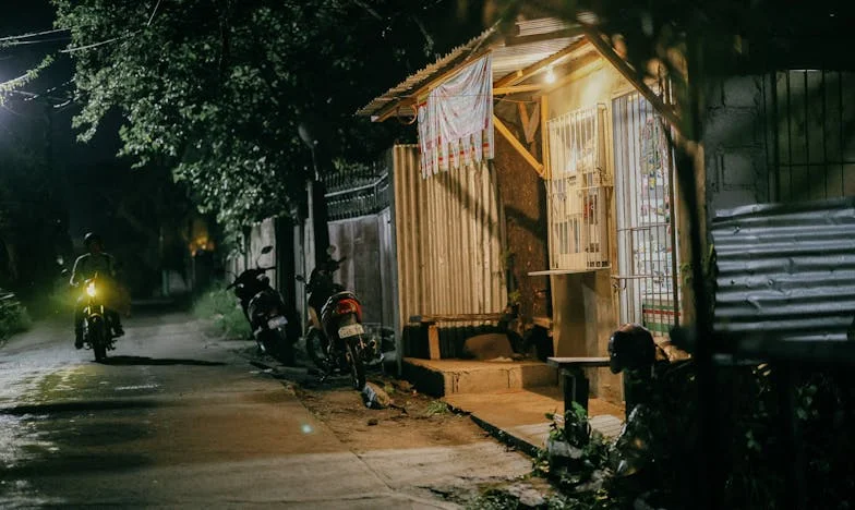 Între două case: Cum am învățat să-mi iert soacra – o poveste adevărată despre granițe, familie și puterea iubirii