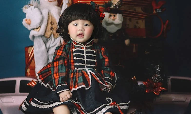 „Mamă, chiar nu ți-e rușine să porți blugi?” – Povestea unei femei care refuză să îmbătrânească după regulile altora