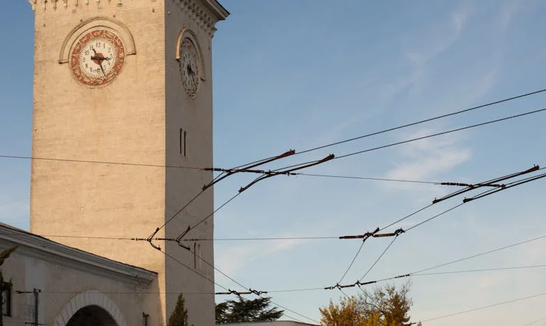 „Sunt doar un bancomat?” – Povestea unei mame românce pierdute între sacrificiu și uitare