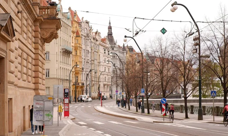 Ultima dorință a soțului meu m-a zdrobit: totul a lăsat unei străine. A fost viața noastră o minciună?