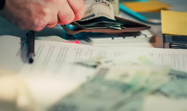 Cine are dreptul să-i dea numele fiului meu?