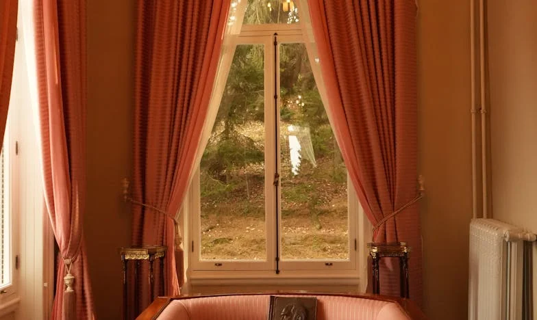 „Fă-ți bagajele și vino ACUM!” – Cum a preluat mama soacră controlul vieții mele