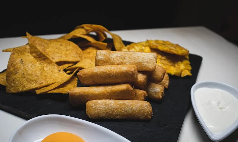 Lumina din spatele ferestrei: Povestea unei mame dintr-un cartier de blocuri