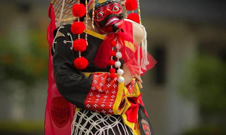 Portofelul lui Vlad și colivia mea: Doisprezece ani în umbra unei căsnicii românești