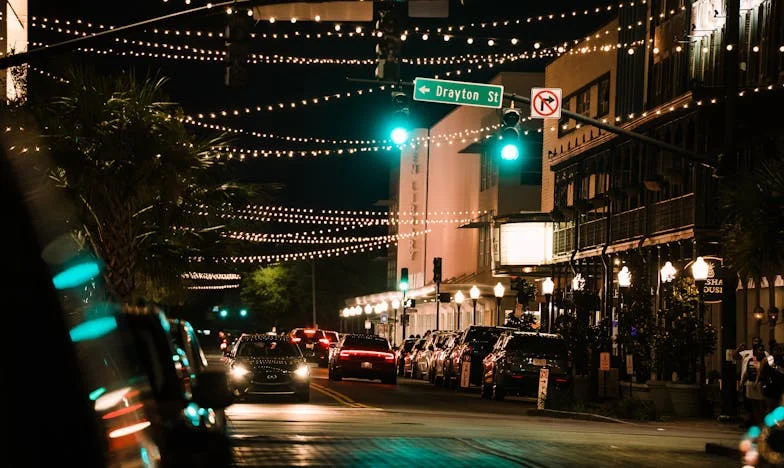 Sunetul soneriei: Între datoria de noră și dreptul la liniște