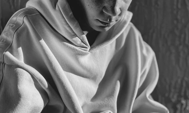 Dincolo de pragul ușii: Povestea Mariei, femeia care a crescut copiii altora