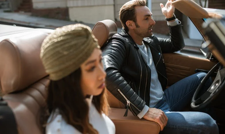 Fratele meu nu mi-a vorbit ani de zile, iar acum vrea să locuiască cu mine. Ce ar trebui să fac?