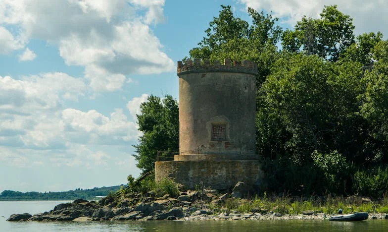 Între două lumi: Povestea unei iubiri încercate de familie