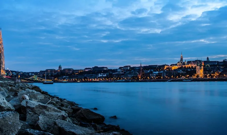 Umbra dintre noi: Povestea unei mame și a copiilor ei