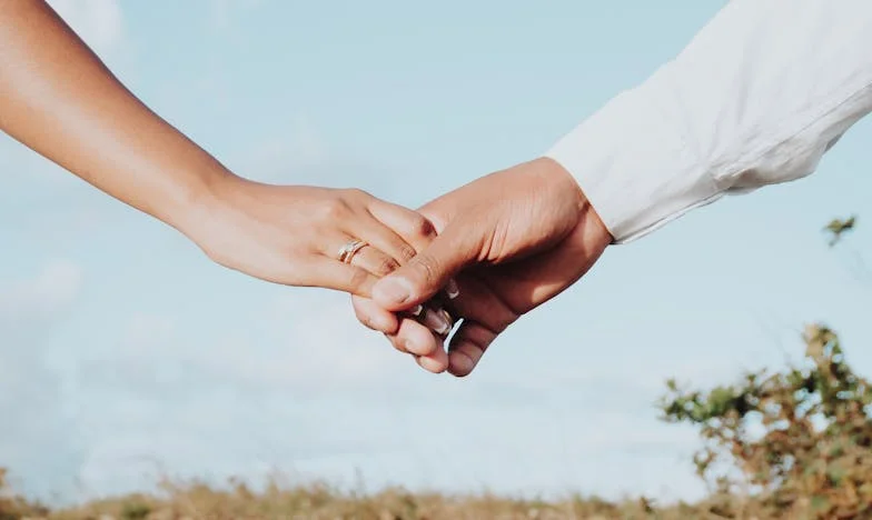 Umbrele Tăcerii: Povestea Mea cu Irina