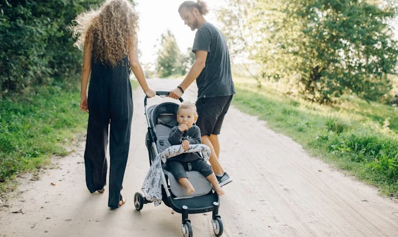 Când Frigiderul Devine Front de Război: Povestea Noastră Despre Bani, Dragoste și O Linie Invizibilă