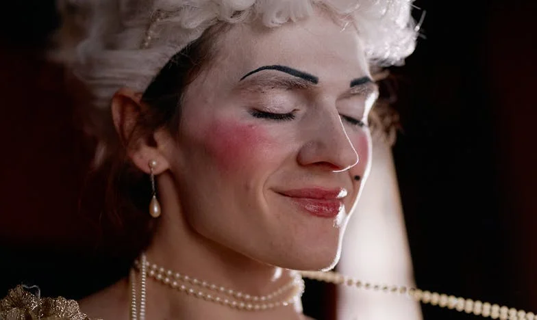 Caut sfaturi: Fiica noastră s-a schimbat de nerecunoscut