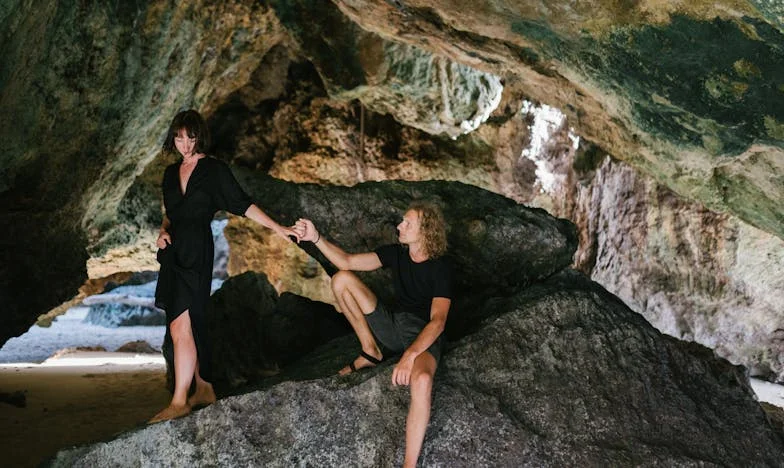 Ella, între lumină și umbră: Povestea unei mame care a ales să strălucească din nou