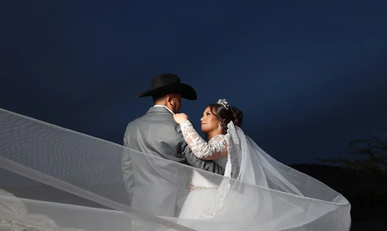 Flacără în vânt: Mărturia unei femei dintr-o familie românească