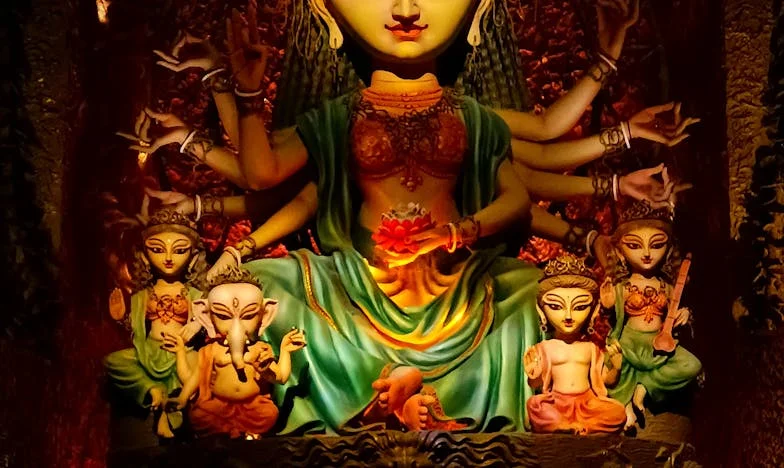 Între Datorii și Dragostea de Mamă: Povestea Mea, Ivana