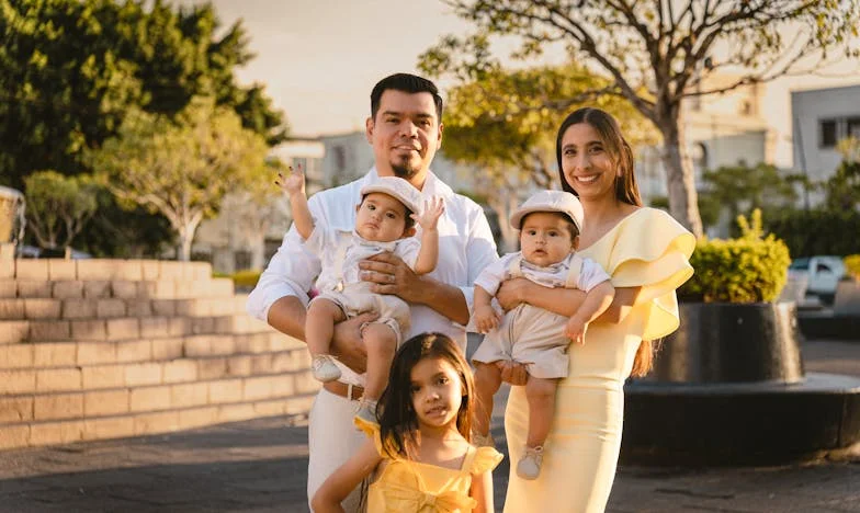 Între două case: Când soacra hotărăște pentru noi