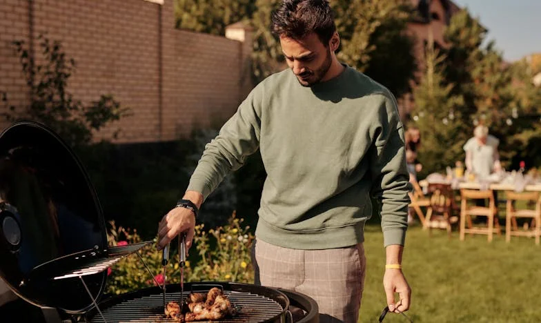 De două ori ne bucurăm de musafiri: cum a transformat fratele meu fiecare weekend într-un coșmar