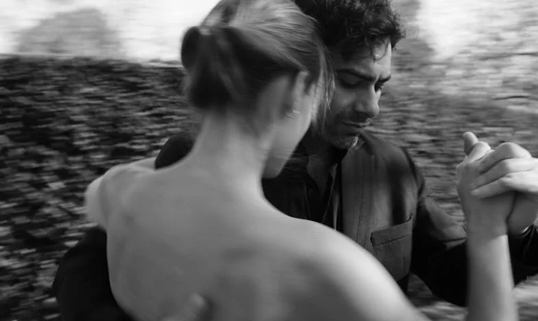 În umbra tăcerii: Povestea mea despre familie, sacrificiu și iertare