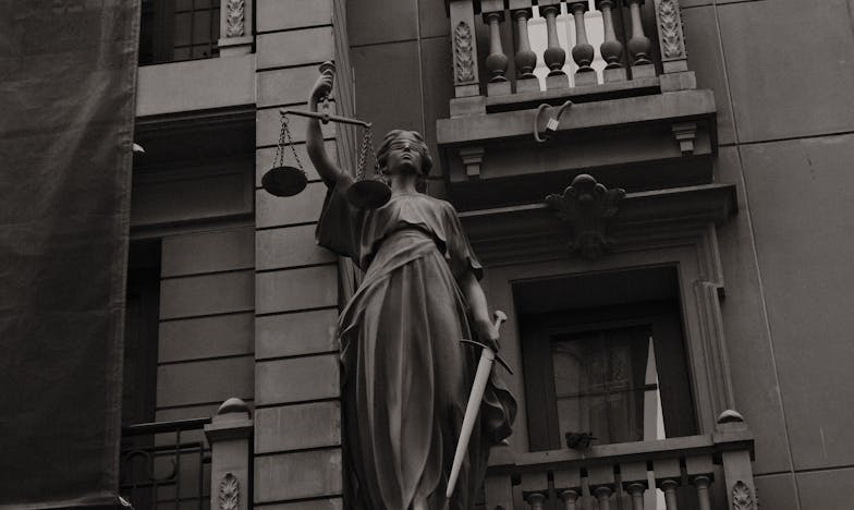 Îngrijindu-l pe bunicul: Povestea unei iubiri răbdătoare și a unei lupte zilnice