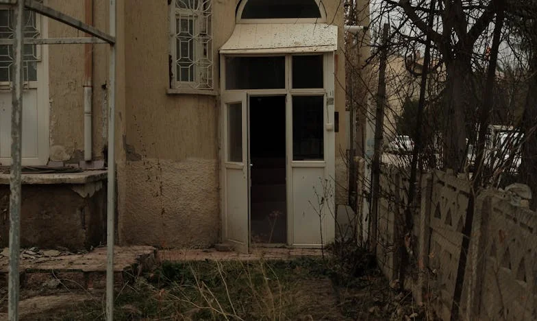 Între Două Focuri: Când Inima Trebuie Să Aleagă