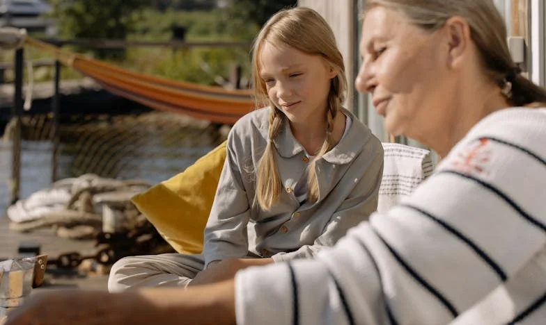 Soțul meu mi-a interzis să-mi mai văd părinții: între două lumi, fără cale de întoarcere