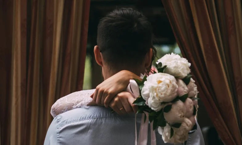 După nuntă am înțeles că soțul meu ascultă doar de mama lui. Oare chiar mi-am irosit anii?