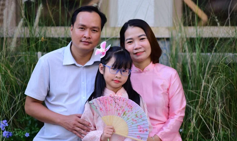 Fratele soției mele mi-a înmânat în tăcere un plic plin cu bani. Am simțit că ceva nu e în regulă și am avut dreptate – Adevărul a ieșit la iveală