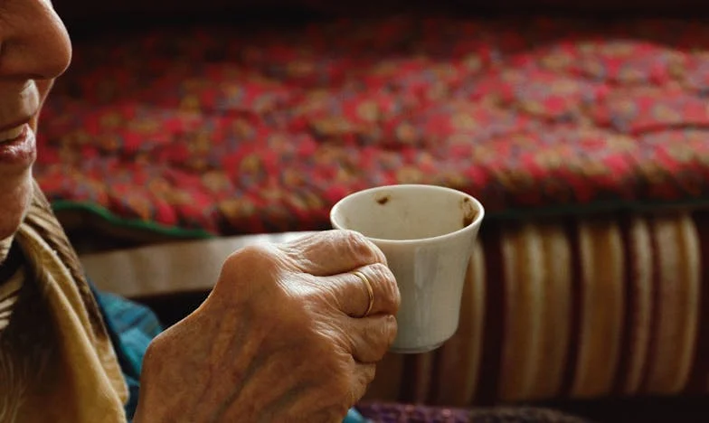 Mama mea pensionară alege iubirea în locul nepoților: Povestea unei rupturi de familie