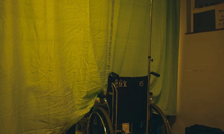 Părul Terezei, lacrimile noastre și o familie la răscruce: Poate un copil să se sacrifice pentru o idee?