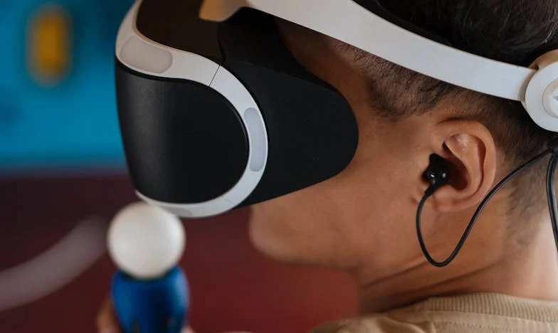 Soția mea nu mai suportă concediul de maternitate. Am propus să facem schimb de roluri și s-a supărat. Povestea unei familii românești în pragul epuizării