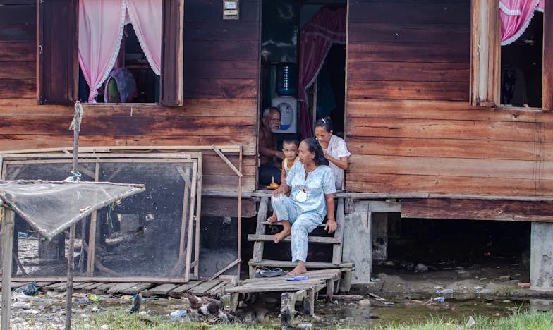 Supă de tăiței și tăcere: Cum am încercat să-mi dau afară propriii copii din casă