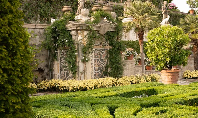 Ziua în care am găsit numele ei în telefonul lui: Povestea unei soții după 35 de ani de căsnicie