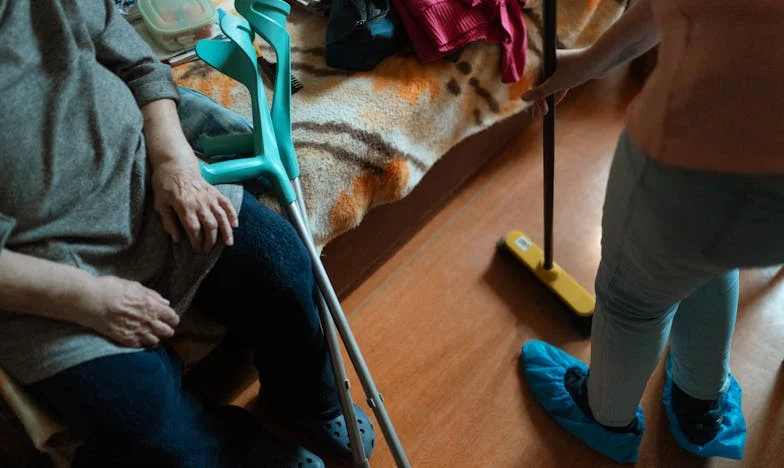 Αίμα και Σκιές: Ανάμεσα στην Αμφιβολία και την Εμπιστοσύνη