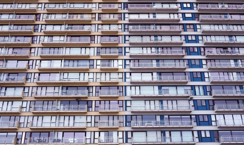 Όταν η σιωπή γίνεται πιο δυνατή από τις φωνές: Η ιστορία της Άννας και της χαμένης πίστης