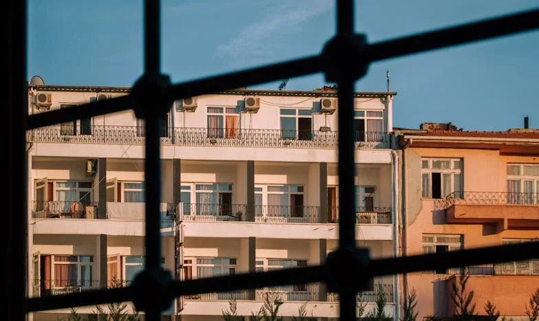 Το μεσημεριανό στο χρέος: Πώς ο συνάδελφος Γιάννης με δίδαξε ότι η εμπιστοσύνη δεν είναι δωρεάν