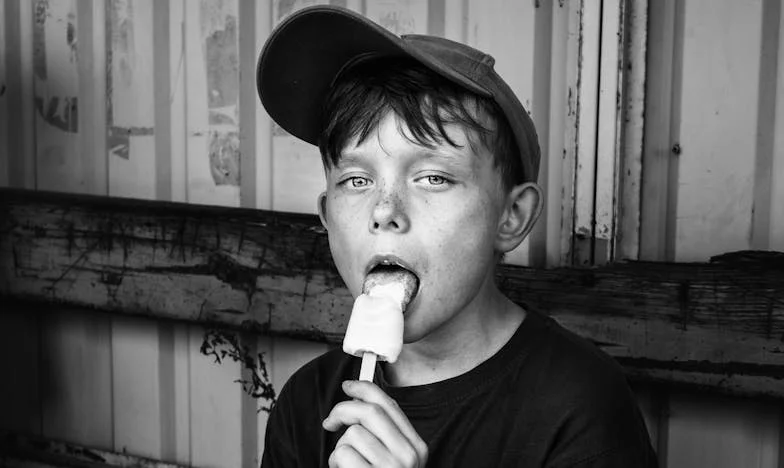 Faworytka babci: Czy można kochać jedno dziecko bardziej niż drugie?