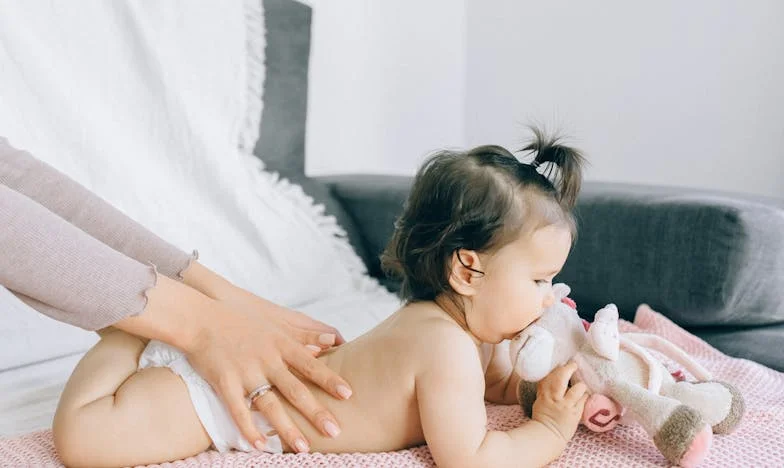 „Oddałem swoje urodzinowe pieniądze, żeby pomóc Kubie. Nie wiedziałem, że to zmieni całe nasze osiedle” – historia, która poruszyła wszystkich