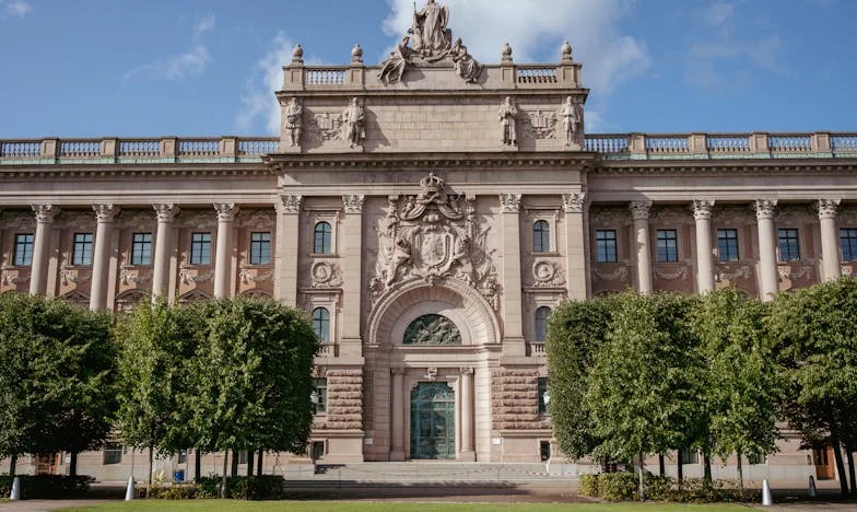 Zmyślny Spryciarz: Historia Tymka i Kasi w cieniu rodzinnych kłótni