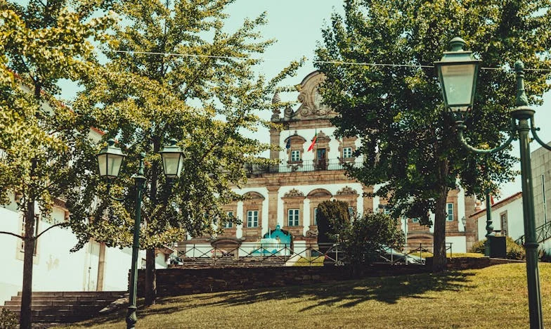 Brat poprosił mnie o dach nad głową – ale czy można zapomnieć o zdradzie? Moja historia o przebaczeniu i granicach rodziny