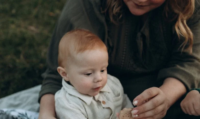 Modlitwa wśród burzy: Jak wiara pomogła mi przetrwać rodzinny kryzys i test na ojcostwo mojej córki