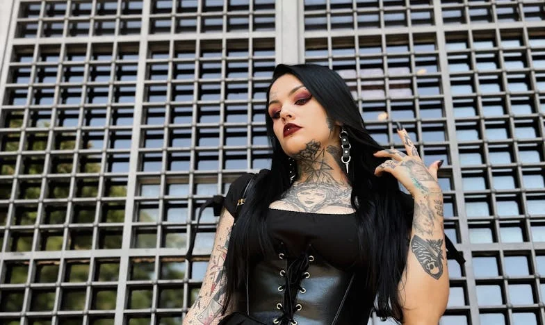 Siedem lat pod cudzym dachem: Jak moja siostra straciła wdzięczność i rodzinę