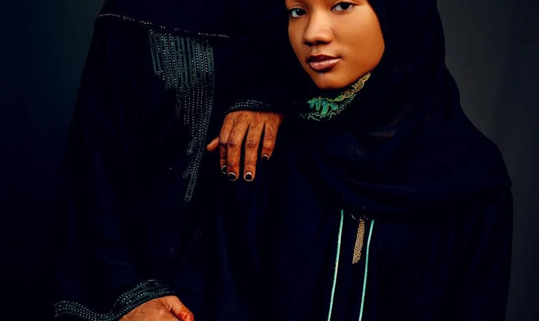 Synowa zamieniła nasz dom w balangę, a mój syn milczy – czy naprawdę nie widzi, co się dzieje?