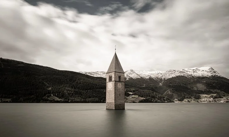 Wyjedź, kochanie, pamiętaj o mnie… – Historia o wyborach, które zmieniają wszystko