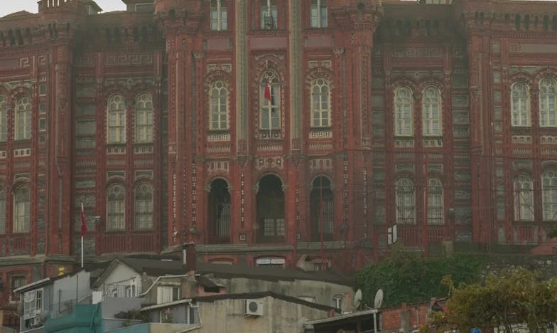 Cztery ściany milczenia: Kiedy mój mąż zniknął, a ja zostałam sama