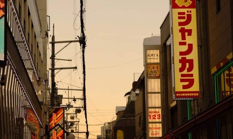 Gdy własna córka odbiera ci dom – opowieść o zdradzie i sile przetrwania